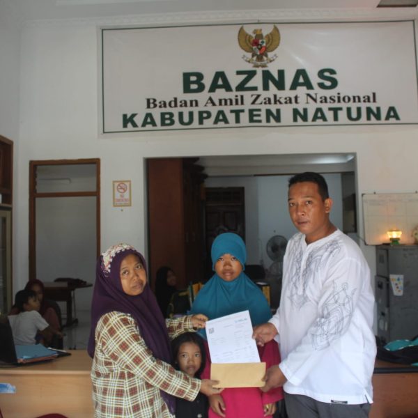 Terlantar di Natuna, seorang Ibu dan 2 Orang Anak Perempuan di Pulangkan ke Kampung Halamannya